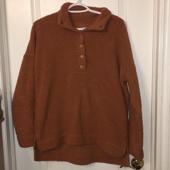 American Eagle Outfitters Tops - oversized sherpa